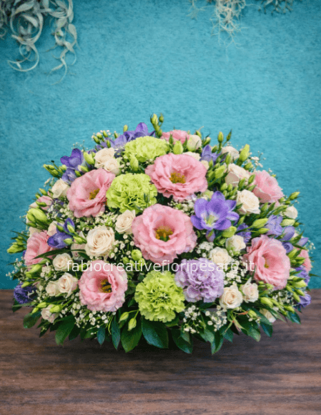 Centrotavola Floreale Colorato – Allegria al Centro della Tavola 🌸🎉