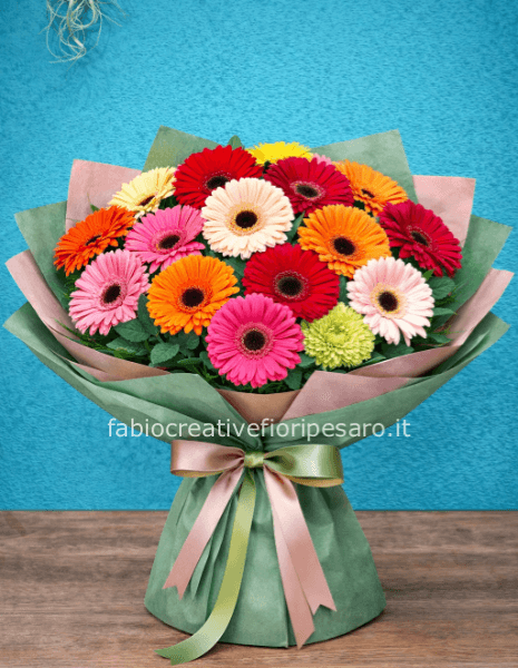 Bouquet di Gerbere Colorate – Allegria in Fiore 🌼🌈